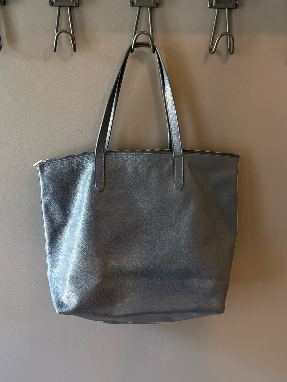 Cuyana navy blue zipper top tote bag